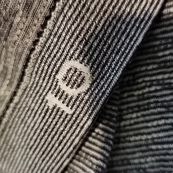 Lululemon swiftly tank top size 10 - Picture 6 of 6